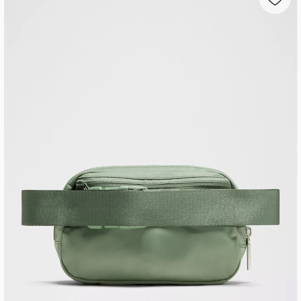 NWT Lululemon Everywhere Belt Bag Green Sage - Picture 3 of 6